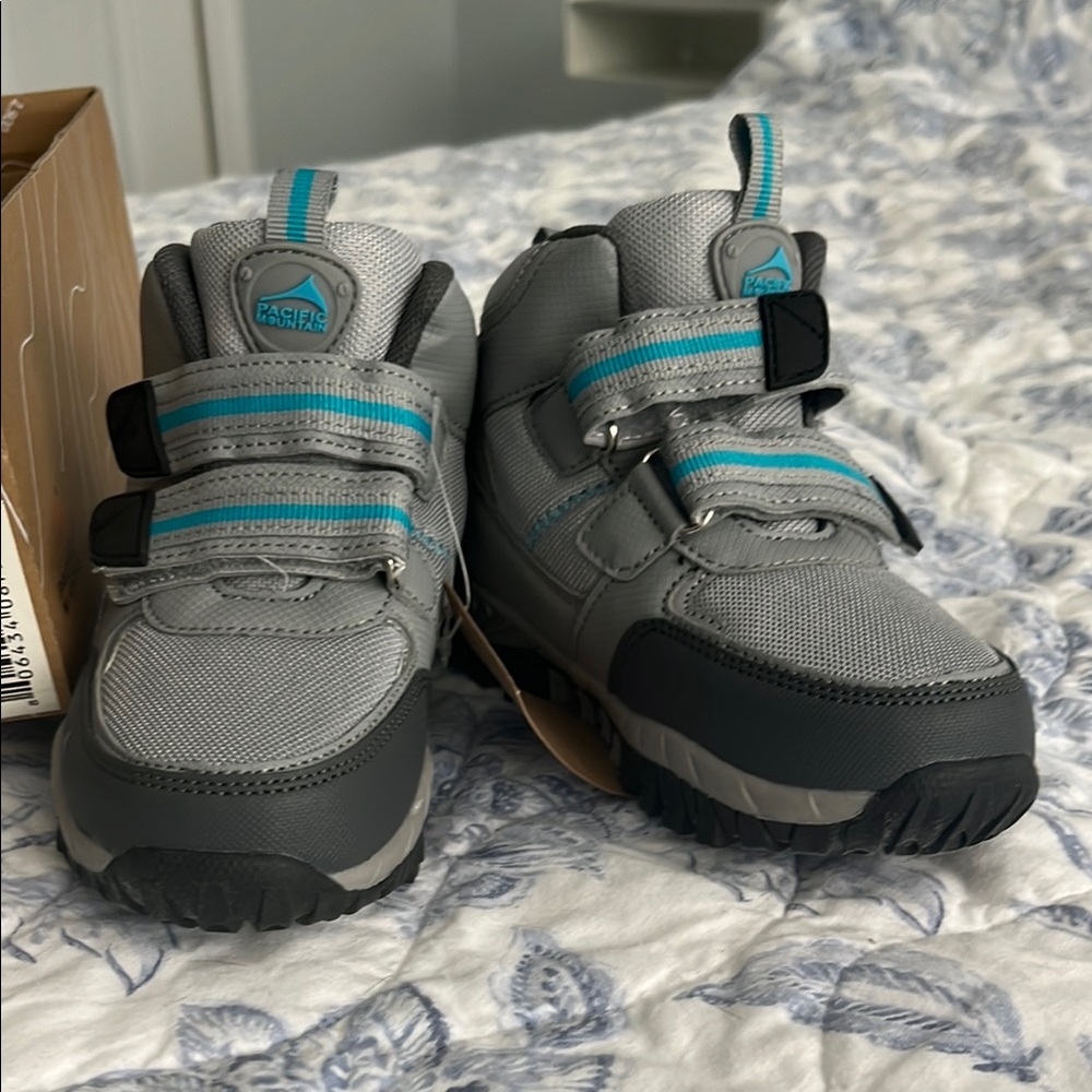 Pacific Mountain NWT and box Gray and Blue hiking 🥾 sneakers Velcro closesize 11